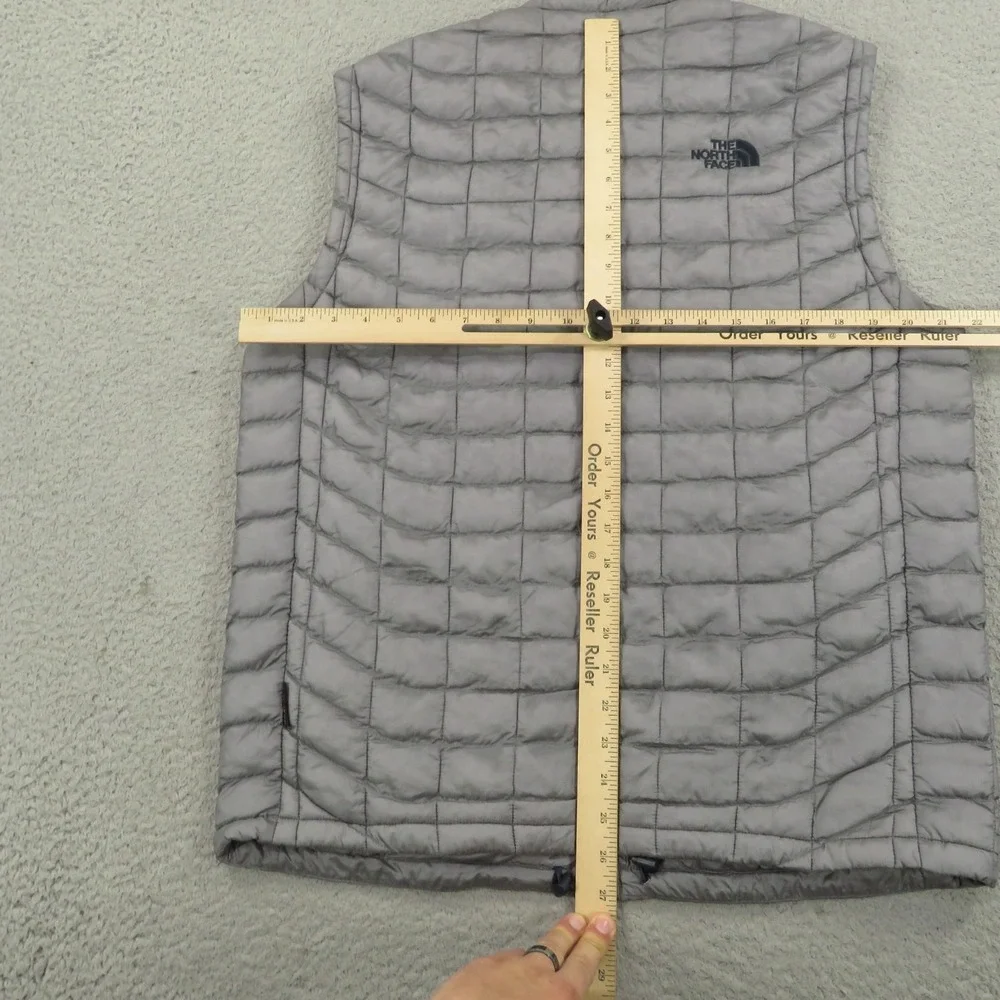 The North Face Men Medium Thermoball Silver Quilted Puffer Ripstop Vest NF00C763